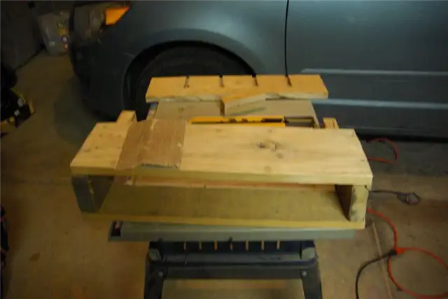 diy-pallet-wine-rack-add-rustic-feel