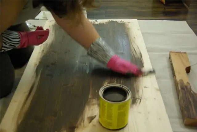 как покрыть деревянную ТВ-стойку diy