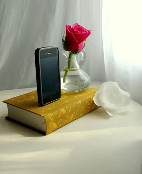 iphone-charging-book