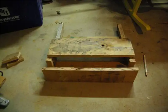 diy-pallet-wine-rack-bottom