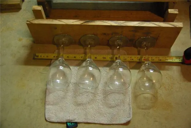 diy-pallet-wine-rack-wide-slits