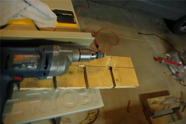 diy-pallet-wine-rack-secure