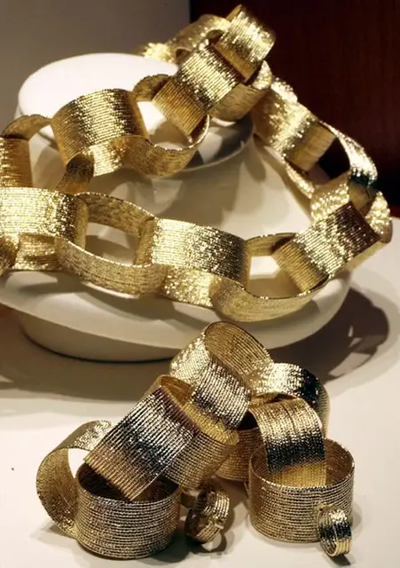 gold-garlands