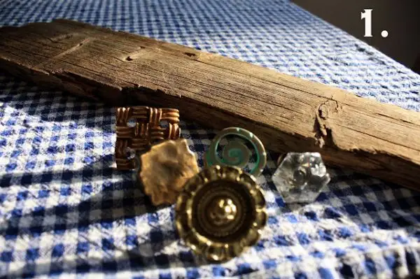 diy-vintage-necklace-holder