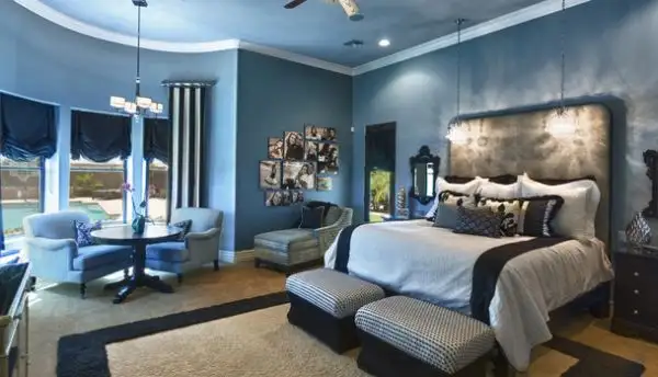 Blue-serves-well-in-a-lavish-bedroom
