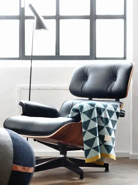 Стул и оттоманка Appeling Eames