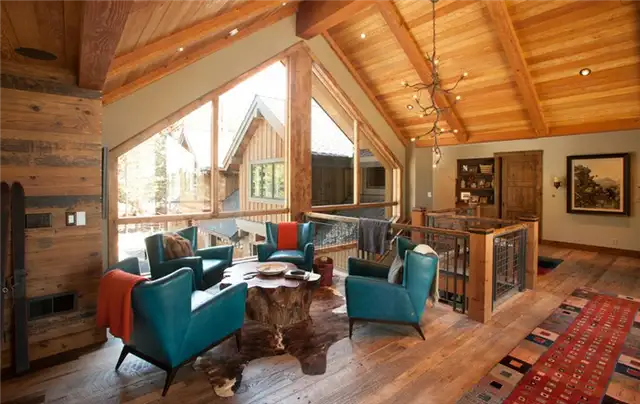 make-the-table-centerpiece-of-a-rustic-cabin