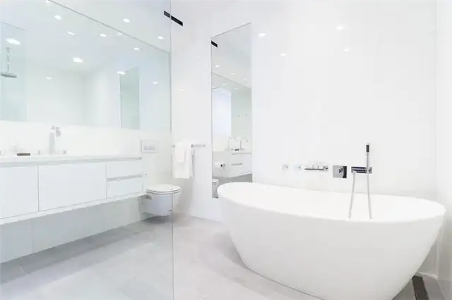 Flatiron-Building-Apartment-master-bathroom-tub