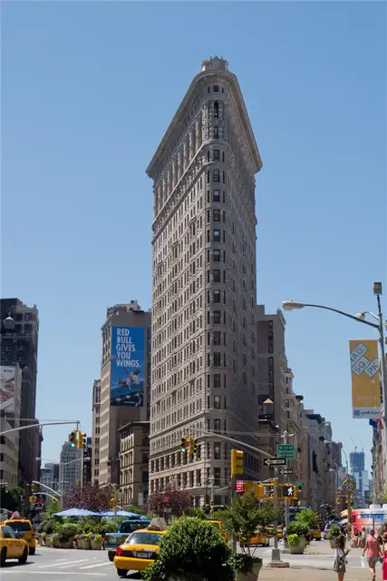 Flatiron-Building-exterior-architecture