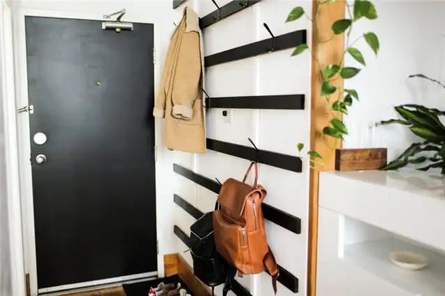 Горизонтальная настенная вешалка