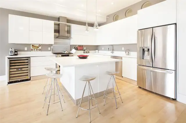 Дизайн белой кухни En Vogue в Tribeca