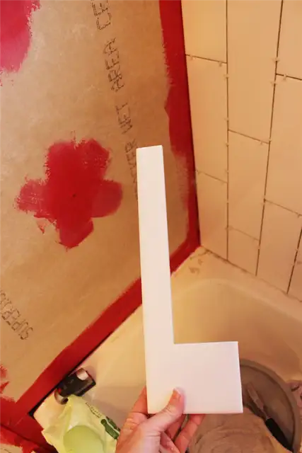 DIY (своими руками) Tile Shower Tub Surround- идеальная L-образная форма