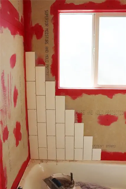 DIY (своими руками) Tile Shower Tub Surround - облицовка лестницы