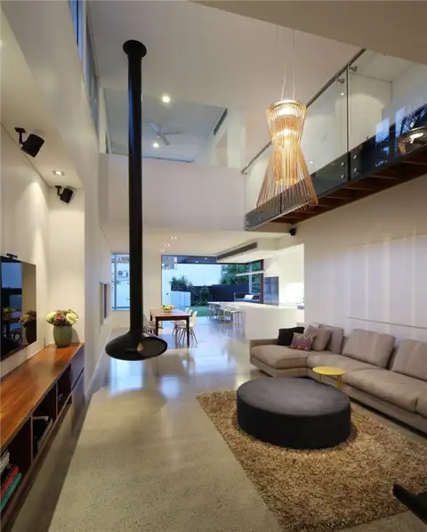 Дом 105 V от Shaun Lockyer Architects Подвесной камин