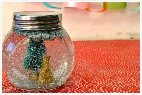 diy-glitter-snowglobe-500x335