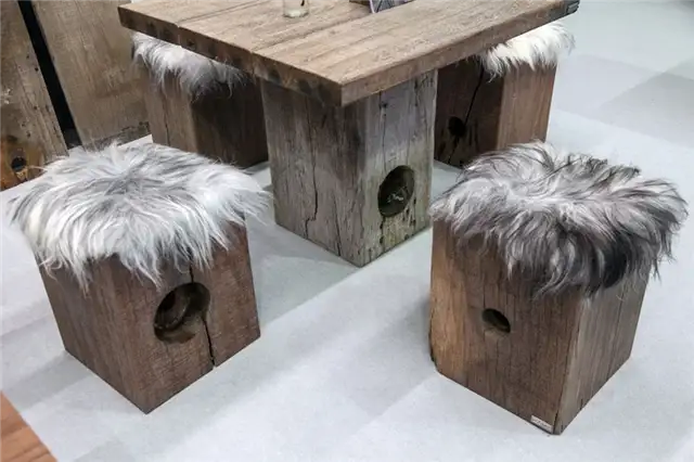 Relcimed Wood Furniture - стол и табуреты с искусственным мехом