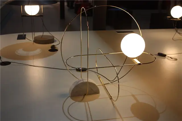 Настольная лампа из проволоки Fontana Arte