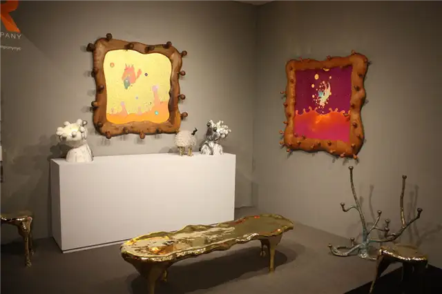 R and Company Mirror Design