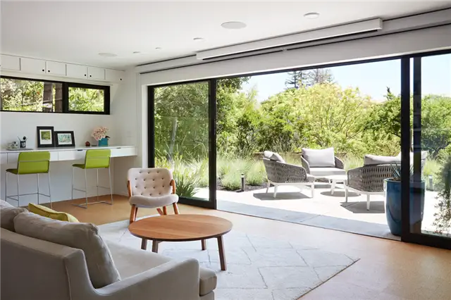 Stanford Mid-Century Modern Remodel Addition by Klopf Architecture - дизайн патио