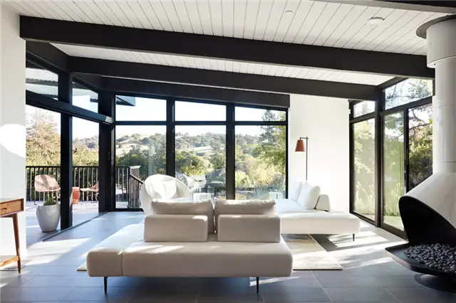 Stanford Mid-Century Modern Remodel Addition by Klopf Architecture - гостиная зона