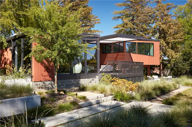 Stanford Mid-Century Modern Remodel Addition by Klopf Architecture - современный пейзаж