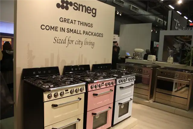 Бледные цвета для плит SMEG - кремовый, розовый и сине-бирюзовый