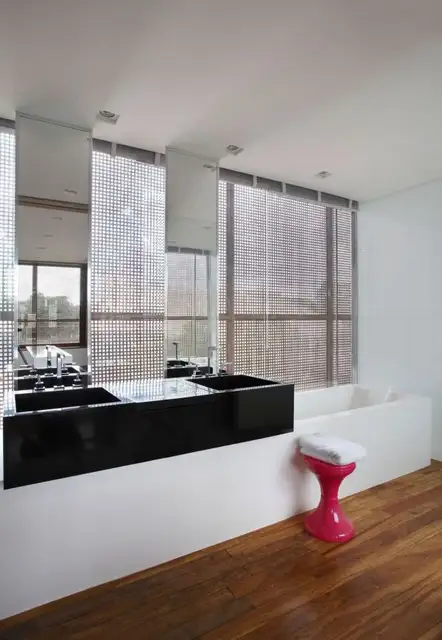 BT-House-pink-stool
