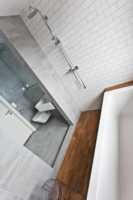 Beam-Block-House-bathroom-floor