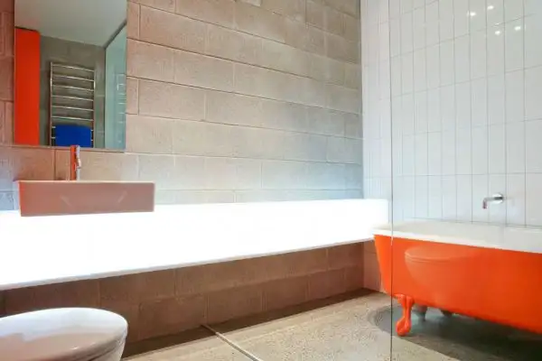 Coopers-Beach-House-Bold-bathtub
