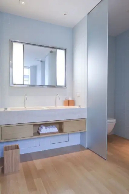 A-Penthouse-Duplex-on-Gramercy-bathroom