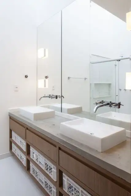 Linhares-Dias-House-Contemporary-Bathroom