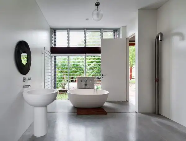 Foxground-Farmhouse-bathroom