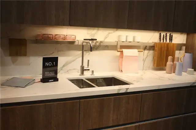 Leicht modul component backsplash