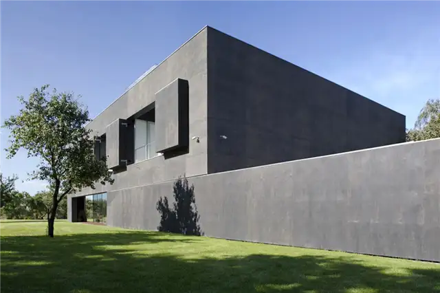 Safe House Robert Konieczny - KWK Promes- окна