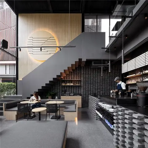 Дизайн интерьера кофейни Kaizen Coffee Shop от space+craft - освещение