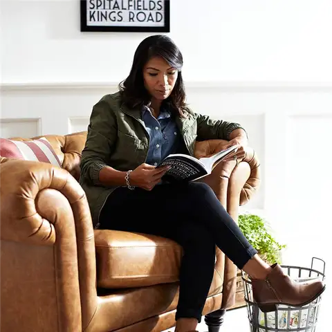 Акцентное кресло Stone & Beam Bradbury Chesterfield Tufted Accent Chair