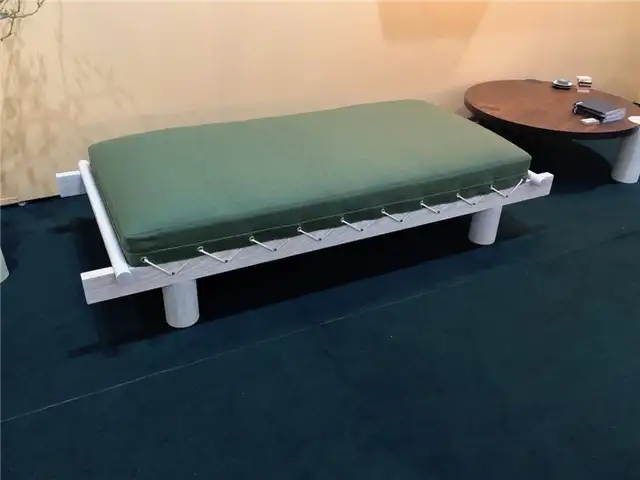 Дизайн скамьи Ovuud