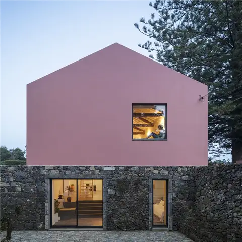 Розовый цвет дома Mezzo Atelier