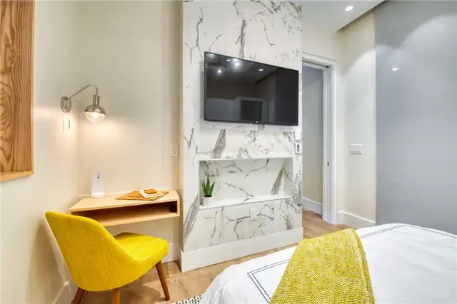 Zero Energy Home - мраморная стена
