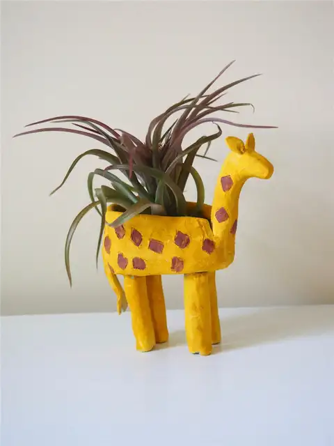 DIy Clay Giraffe Planter