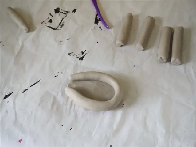 Clay Giraffe Planter - подготовка глины