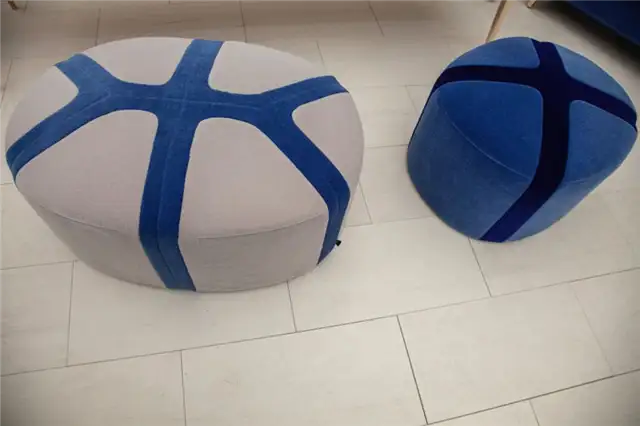 Голубая и серая мягкая мебель