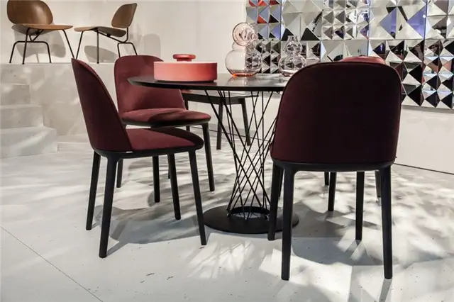 Современные стулья Vitra