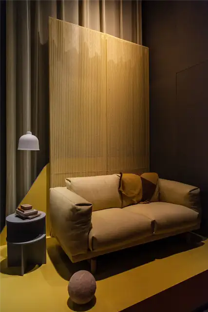 Небольшой диван Rest Studio Muuto