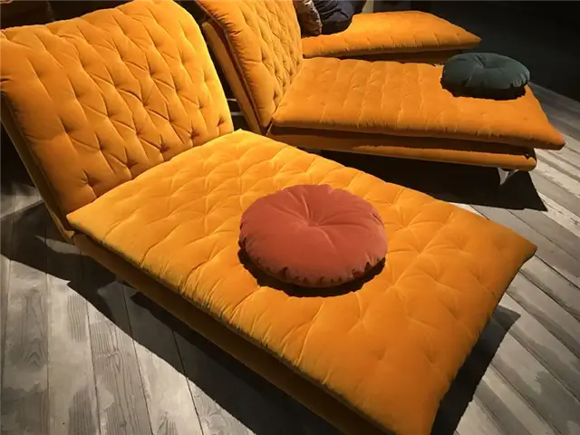 Шезлонг Bretz Yellow Tufted chairs