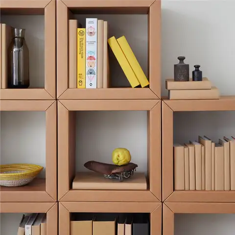 Квадратные картонные модули используются как система хранения