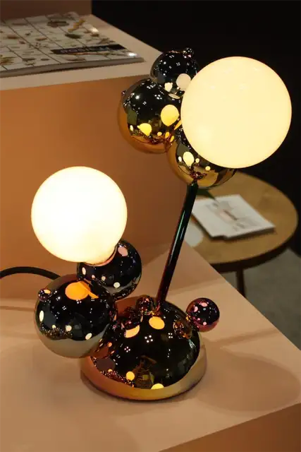 Настольные светильники Bubbly Lights от Rosie Li