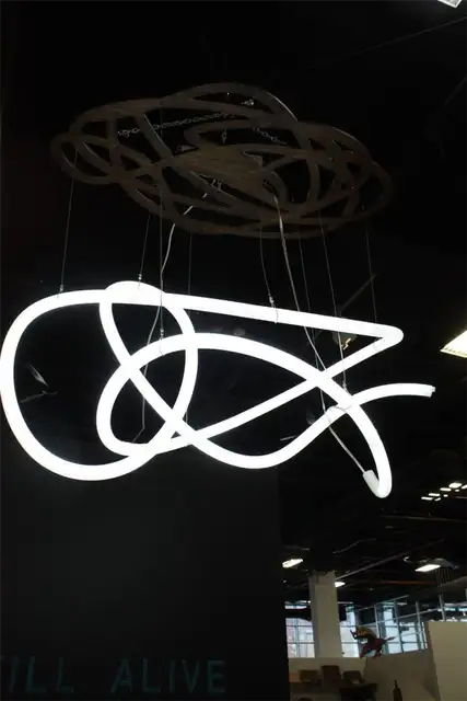 Трубчатые подвесные светильники Still Alive Lights