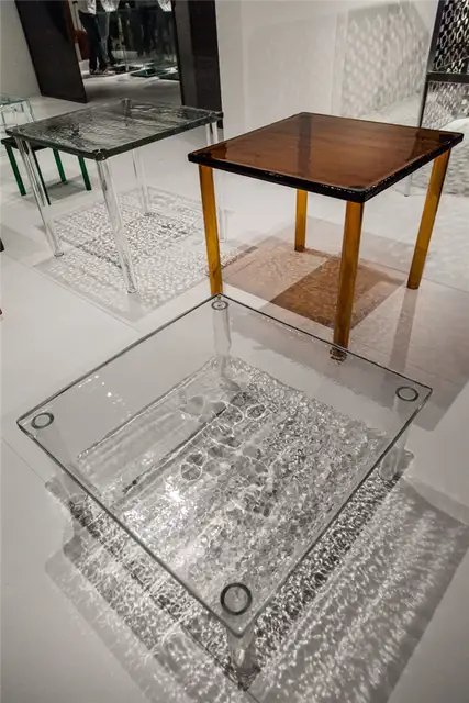 Мебель из стекла с узорами от Glass Italia