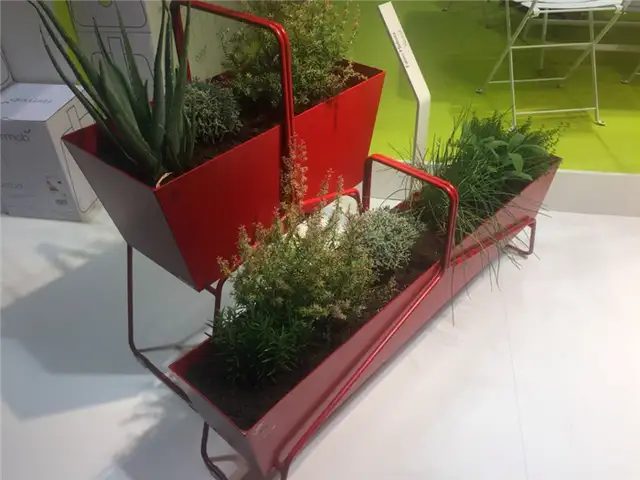 Красная корзина для растений femob